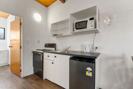 One-Bedroom Unit kitchen